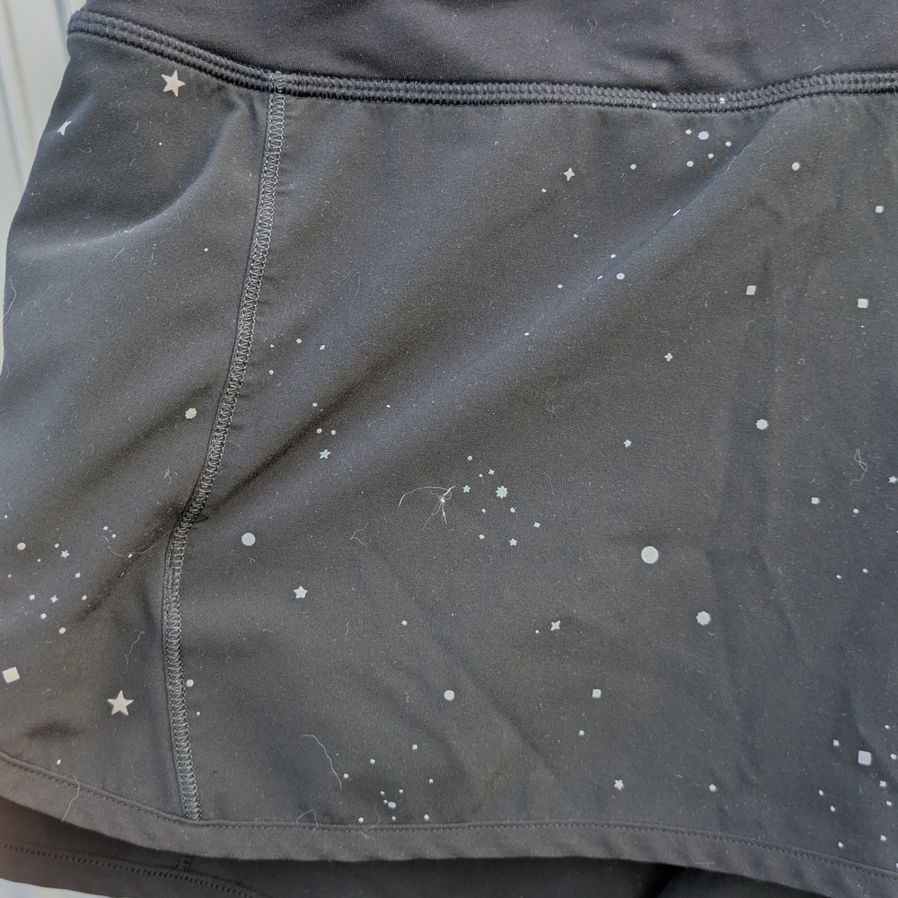 Lululemon RARE Speed Shorts with Star Pattern - Picture 2 of 6